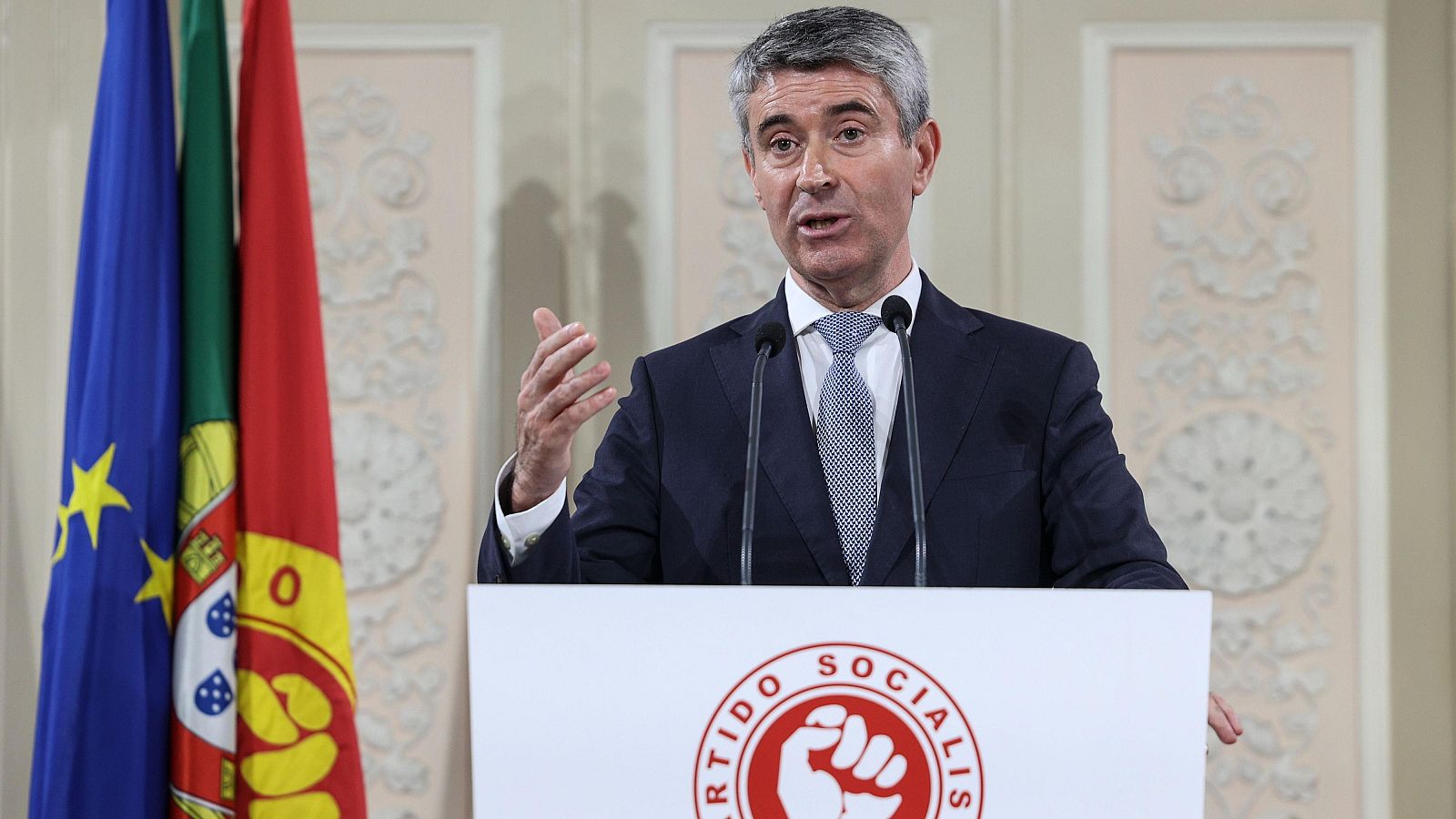 Carneiro, elegido nuevo líder del Partido Socialista de Portugal