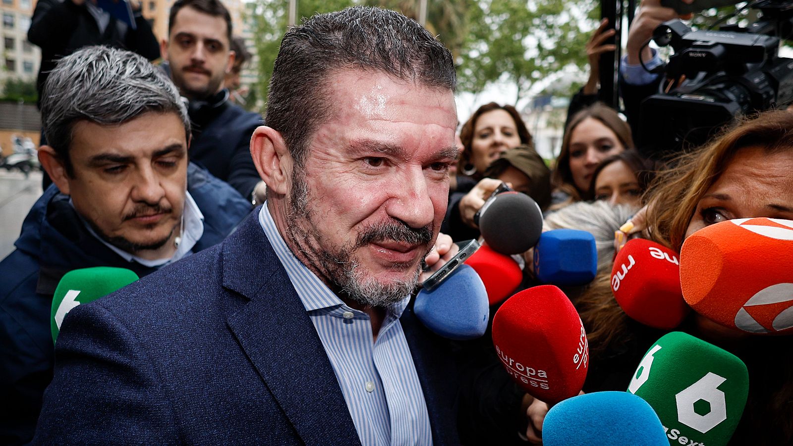 El exsecretario autonómico de Emergencias, Emilio Argüeso, llega a los juzgados de Valencia el pasado 11 de abril