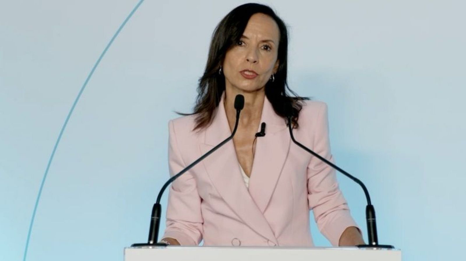 Beatriz Corredor sale reforzada de la junta de Red Eléctrica como presidenta de la compañía