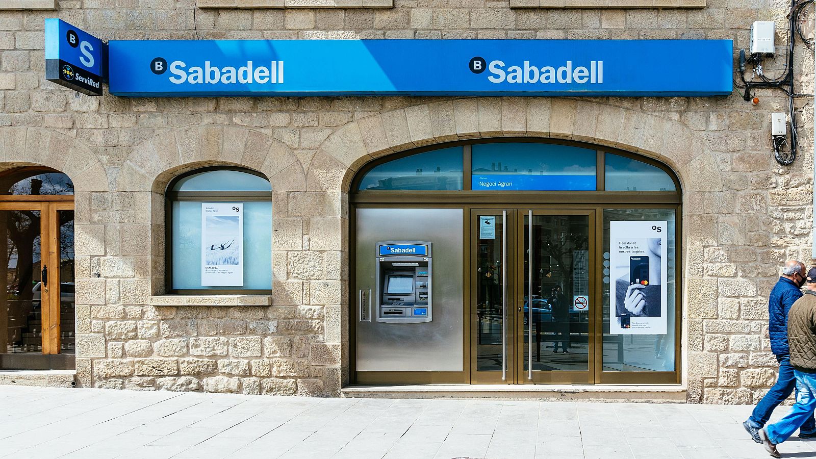 El Banco Sabadell expresa su determinación de seguir "adelante" a pesar de que el BBVA pretende continuar con la opa