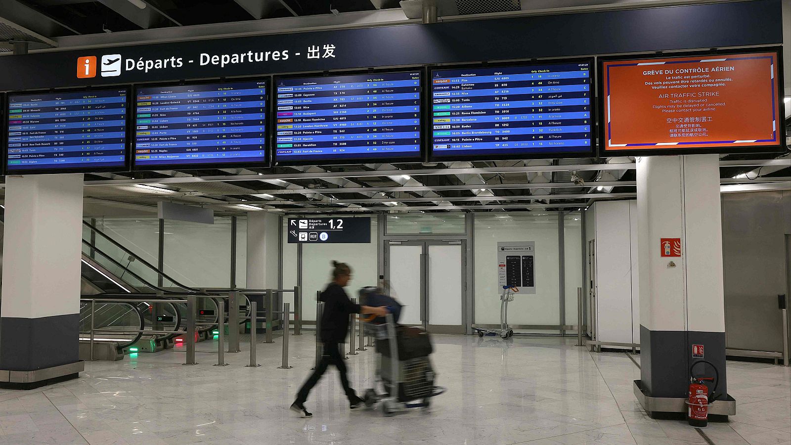 Una veintena de vuelos cancelados en Baleares en el primer día de huelga de los controladores en Francia
