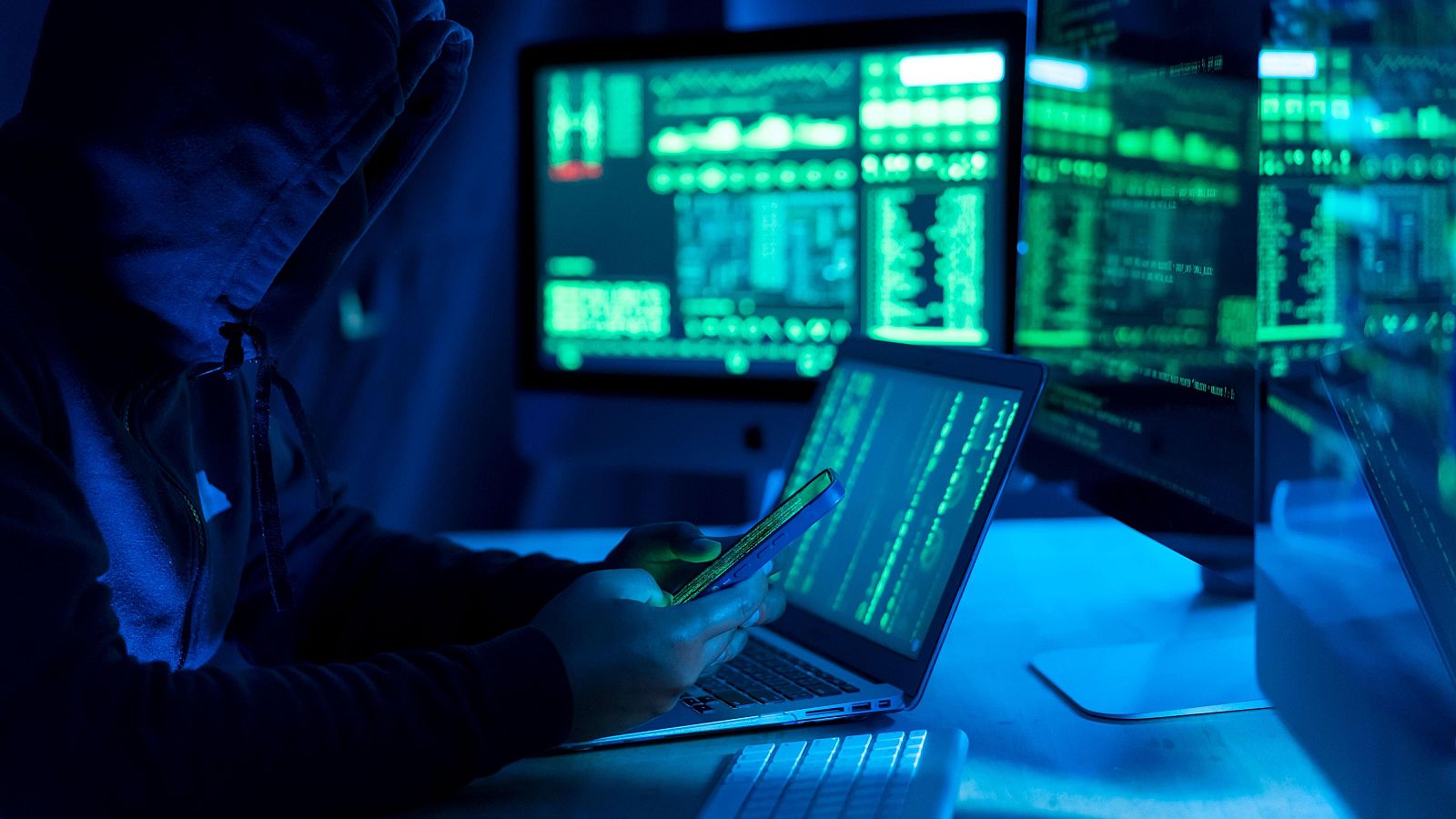 La Policía Nacional incautó distintos materiales durante el registro domiciliario de los hackers