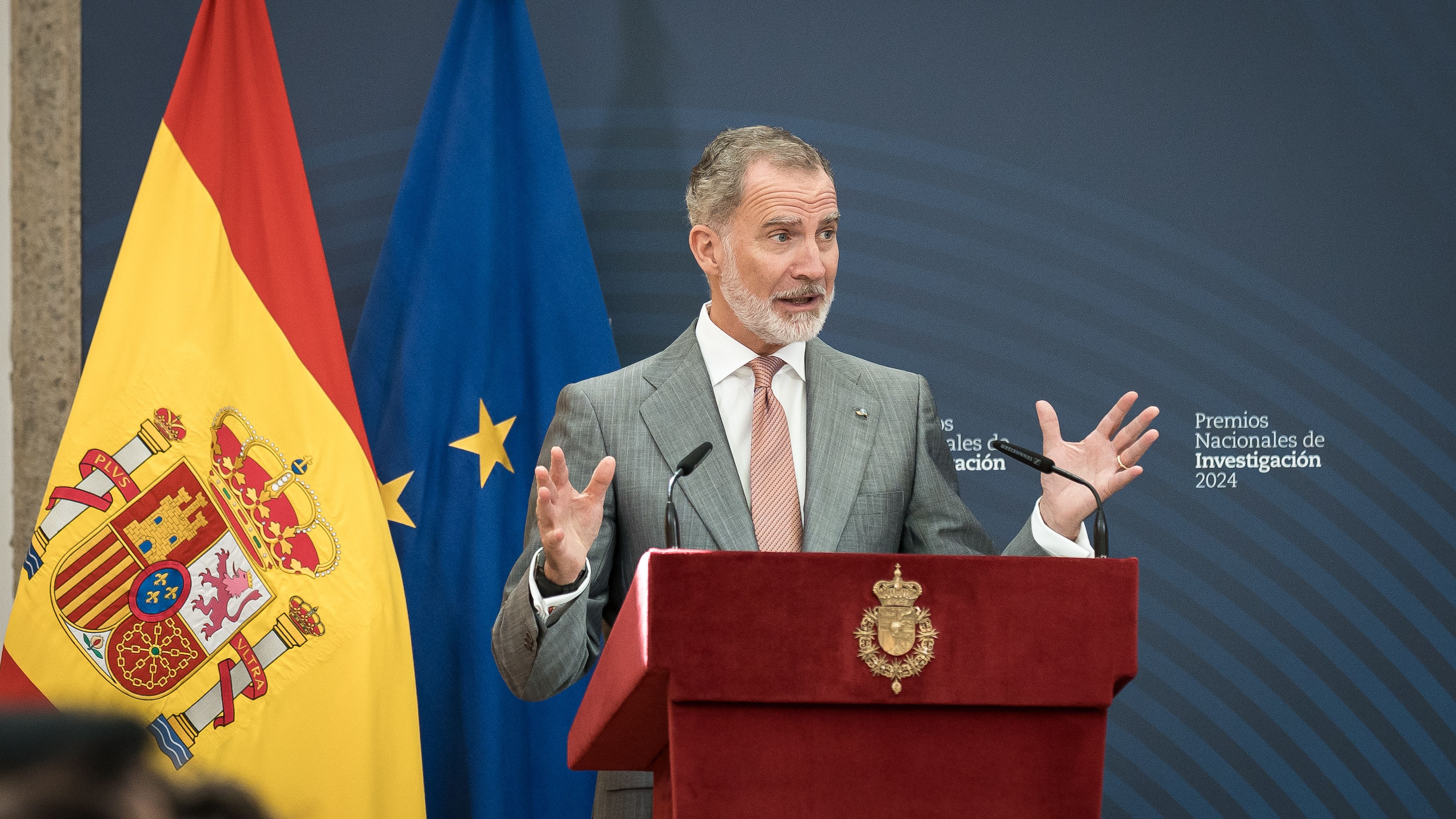 Sesso vittoria lazzari i was guided to a nice suite with a