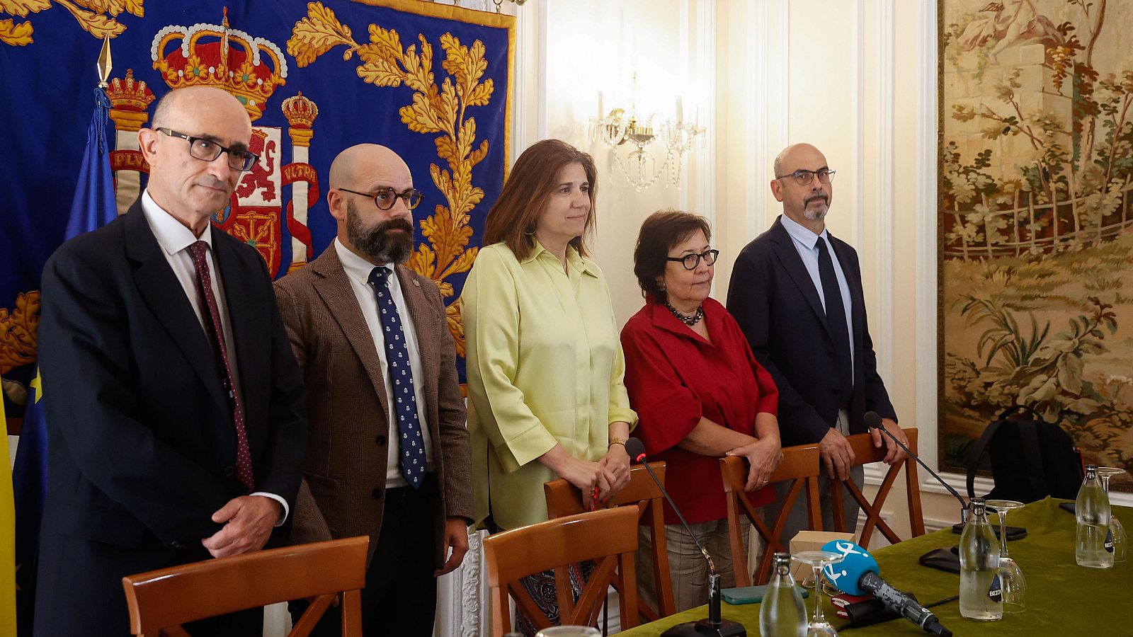 Los representantes de las cinco asociaciones convocantes de la huelga en una rueda de prensa del martes