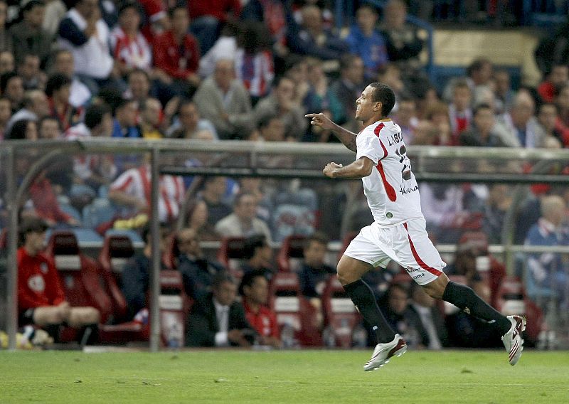 Luis Fabiano congela el Calderón