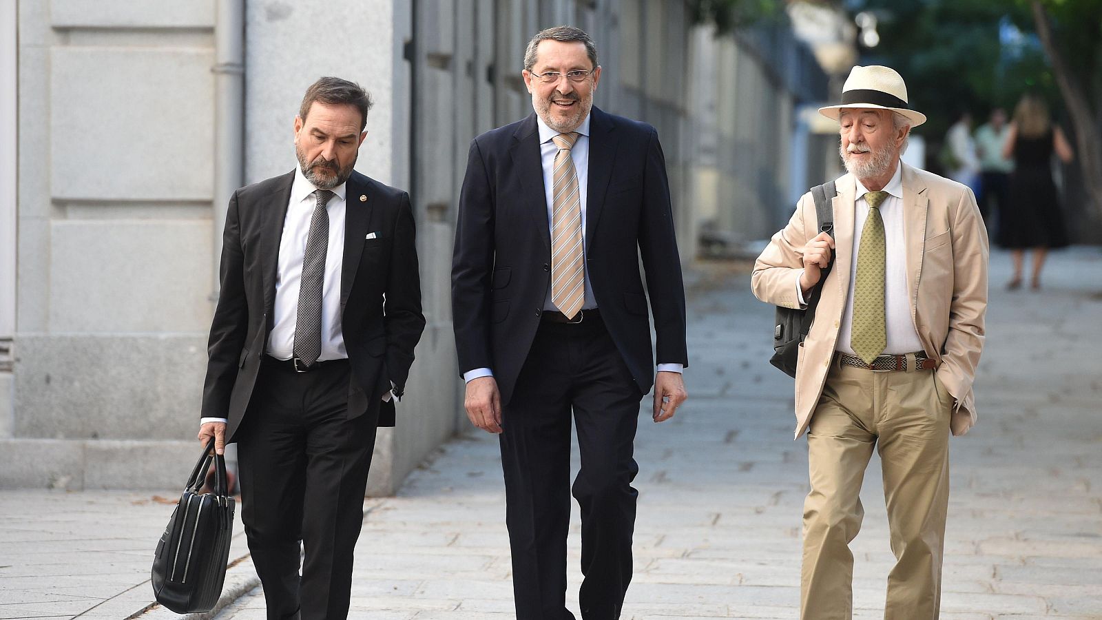 El empresario de Levantina, José Ruz, acompañado por sus abogados a su llegada al Tribunal Supremo