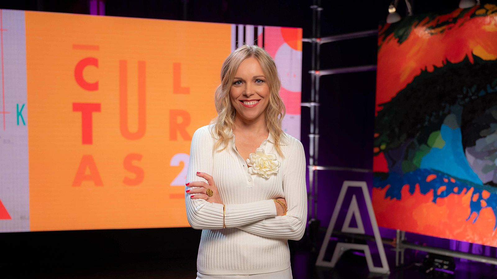 Quin convidat de 'Culturas 2' s'amaga al darrere d'aquestes cares rejovenides amb IA?