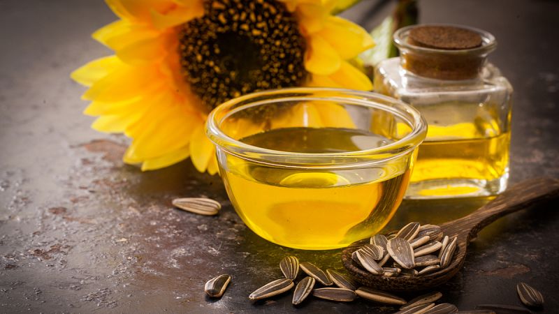 Demuestran que el consumo prolongado de aceite de girasol o de pescado afecta negativamente al hígado