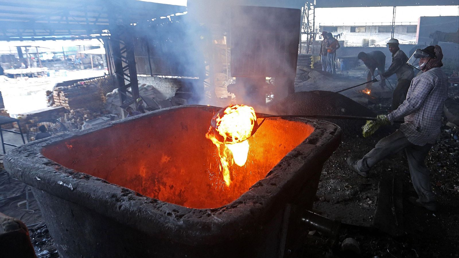 Trump amenaza con imponer un arancel adicional del 10% a los países que "se alineen" con los BRICS