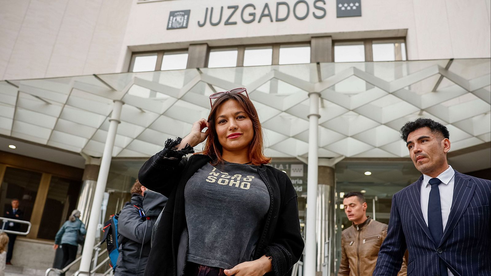 El juez pide a Errejón y Elisa Mouliaá que entreguen sus móviles para analizar sus conversaciones