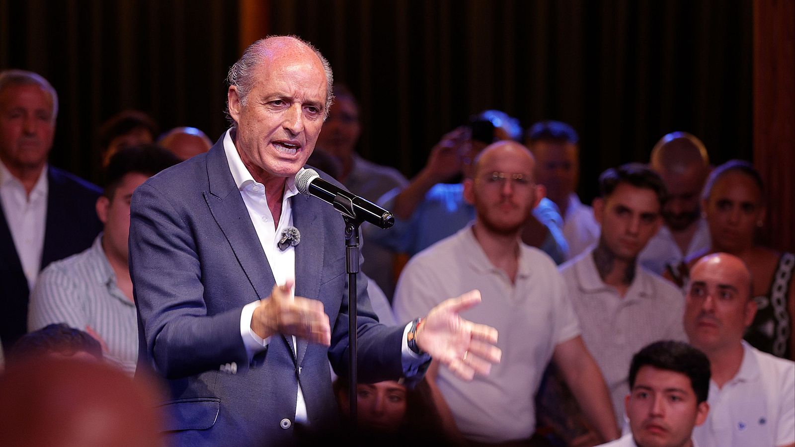 Francisco Camps anuncia que optará a presidir el Partido Popular valenciano y se compromete a ser leal a Feijóo