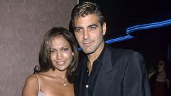 'Un romance muy peligroso': la película que desencasilló las carreras de George Clooney y Jennifer Lopez
