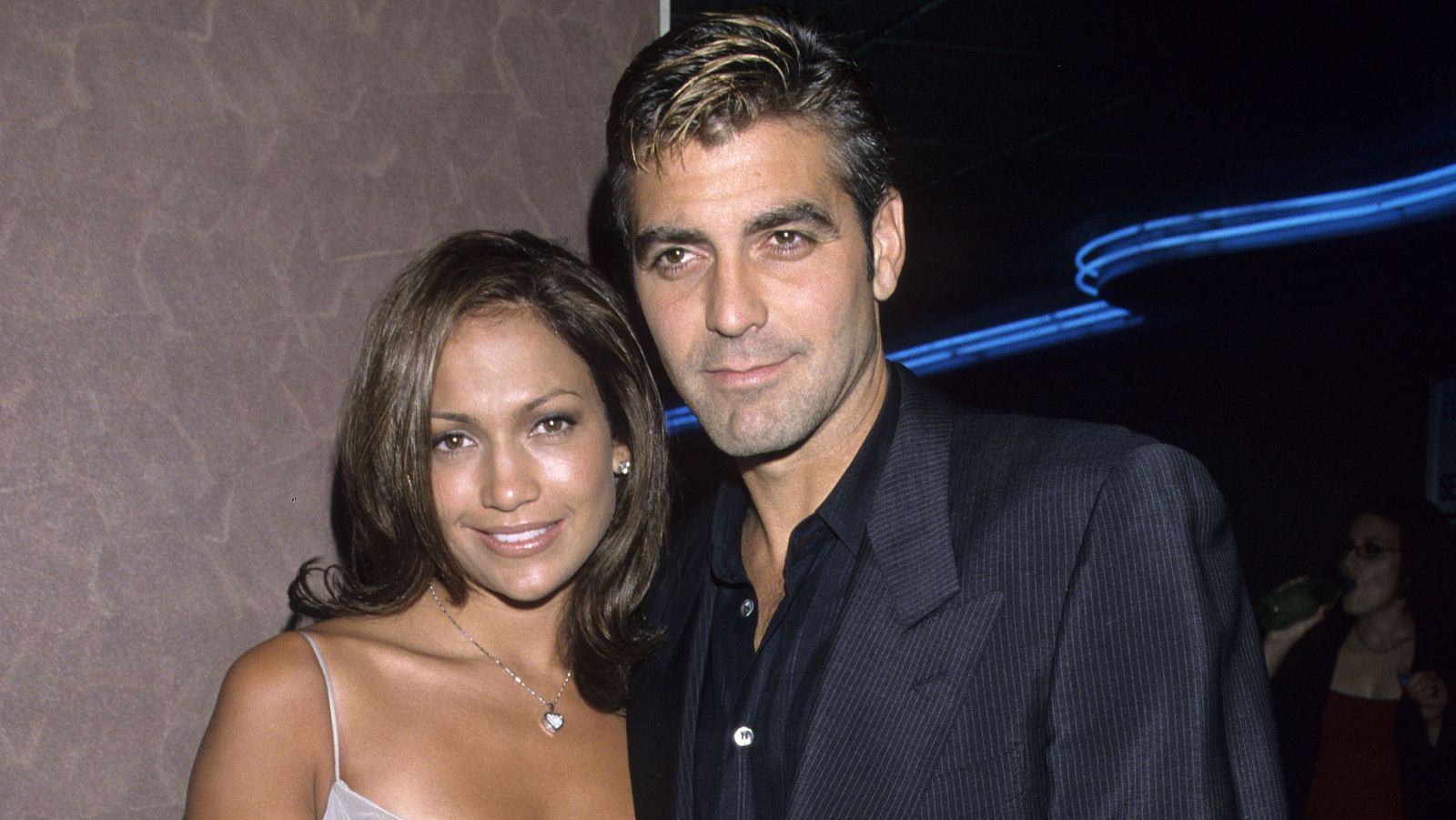 Un romance peligroso: la película que desencasilló las carreras de George Clooney y Jennifer Lopez