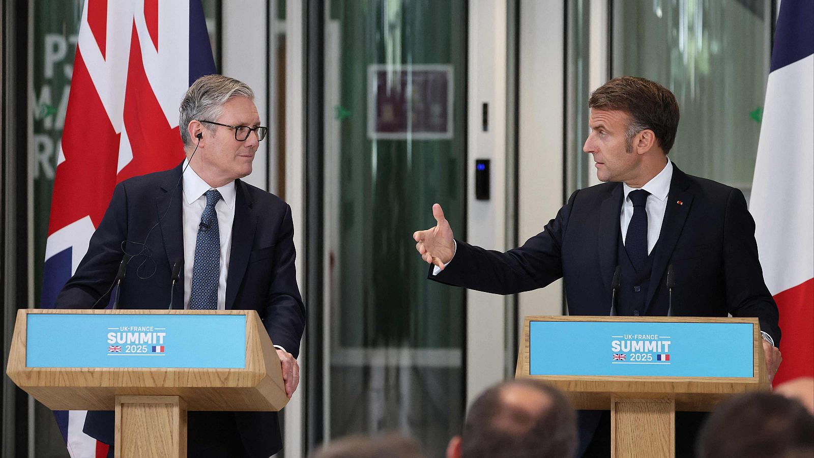Starmer y Macron anuncian un acuerdo migratorio para repatriar a quien cruce ilegalmente el canal de la Mancha