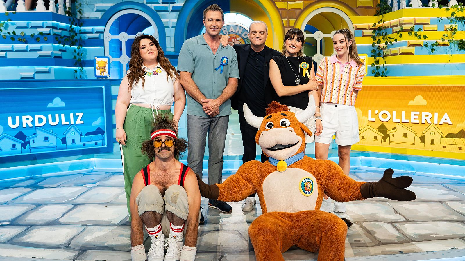 Equipo de presentadores y padrinos del segundo Grand Prix 2025