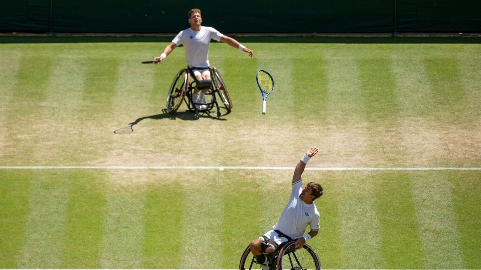 Spaargen y De la Puente ganando el torneo de dobles de Wimbledon