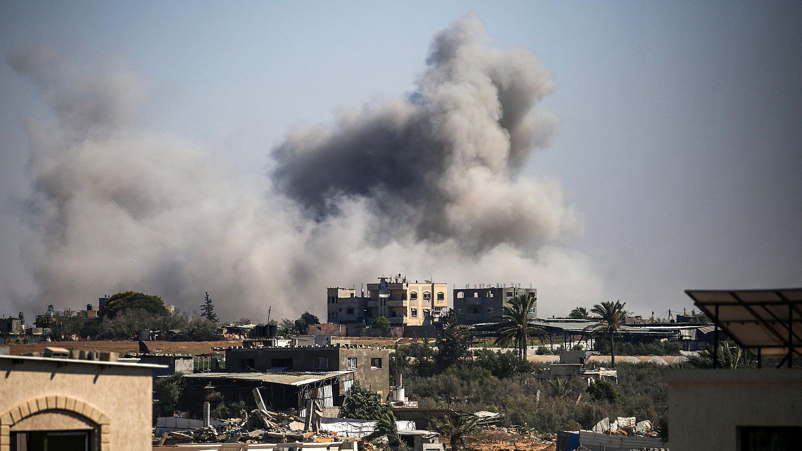 Un misil israelí mata a ocho personas al alcanzar a unos niños de Gaza que recogían agua