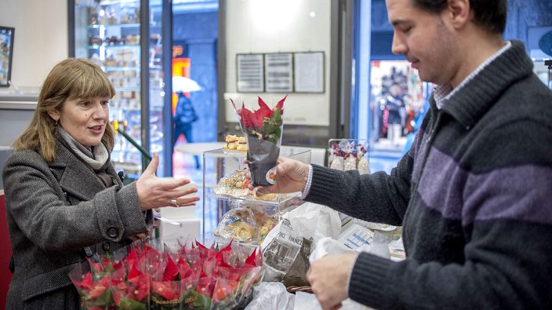 El paro se redujo en 471.100 personas en 2017, aunque se ralentizó la mejora del mercado laboral 