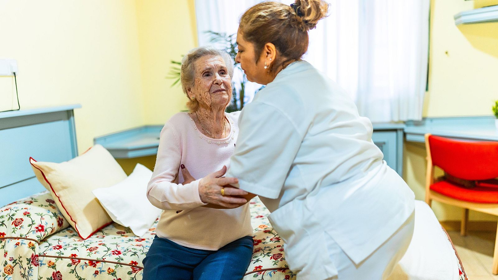 El Gobierno aprueba la reforma de la dependencia y discapacidad.