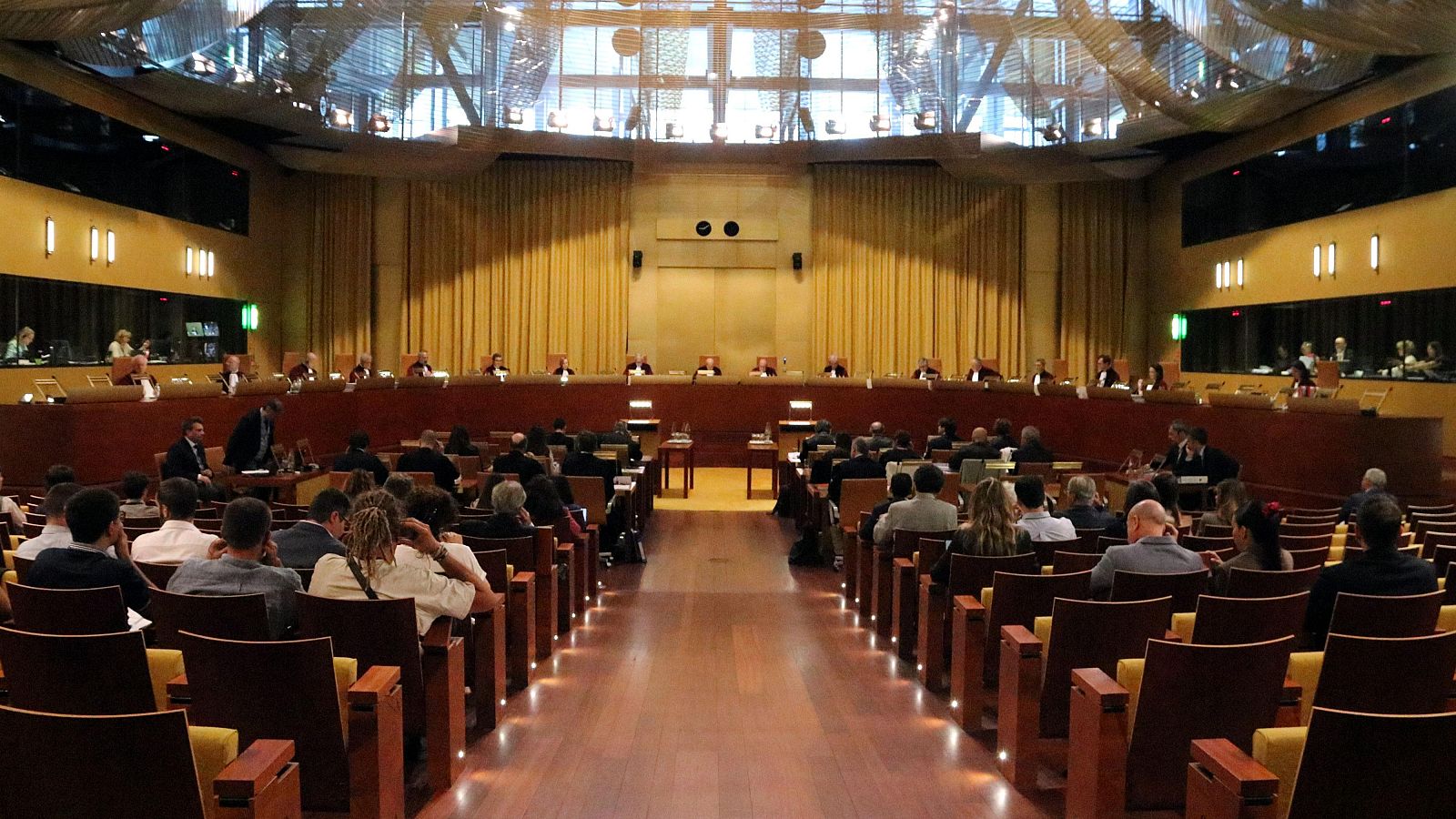 La Cort de Justícia de la Unió Europea analitza les qüestions prejudicials del Tribunal de Comptes i l'Audiència Nacional