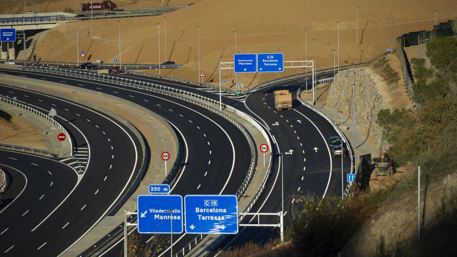 Tram de la B-40 entre Viladecavalls, al Vallès Occidental, i Olesa de Montserrat, al Baix Llobregat