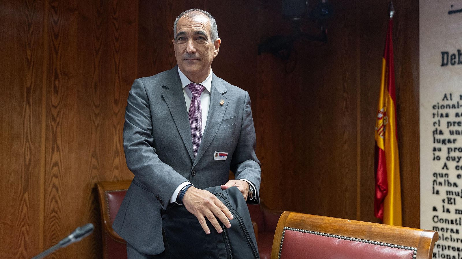 El consejero de Cohesión Territorial de Navarra, Óscar Chivite Cornago, comparece en la comisión sobre el caso Koldo