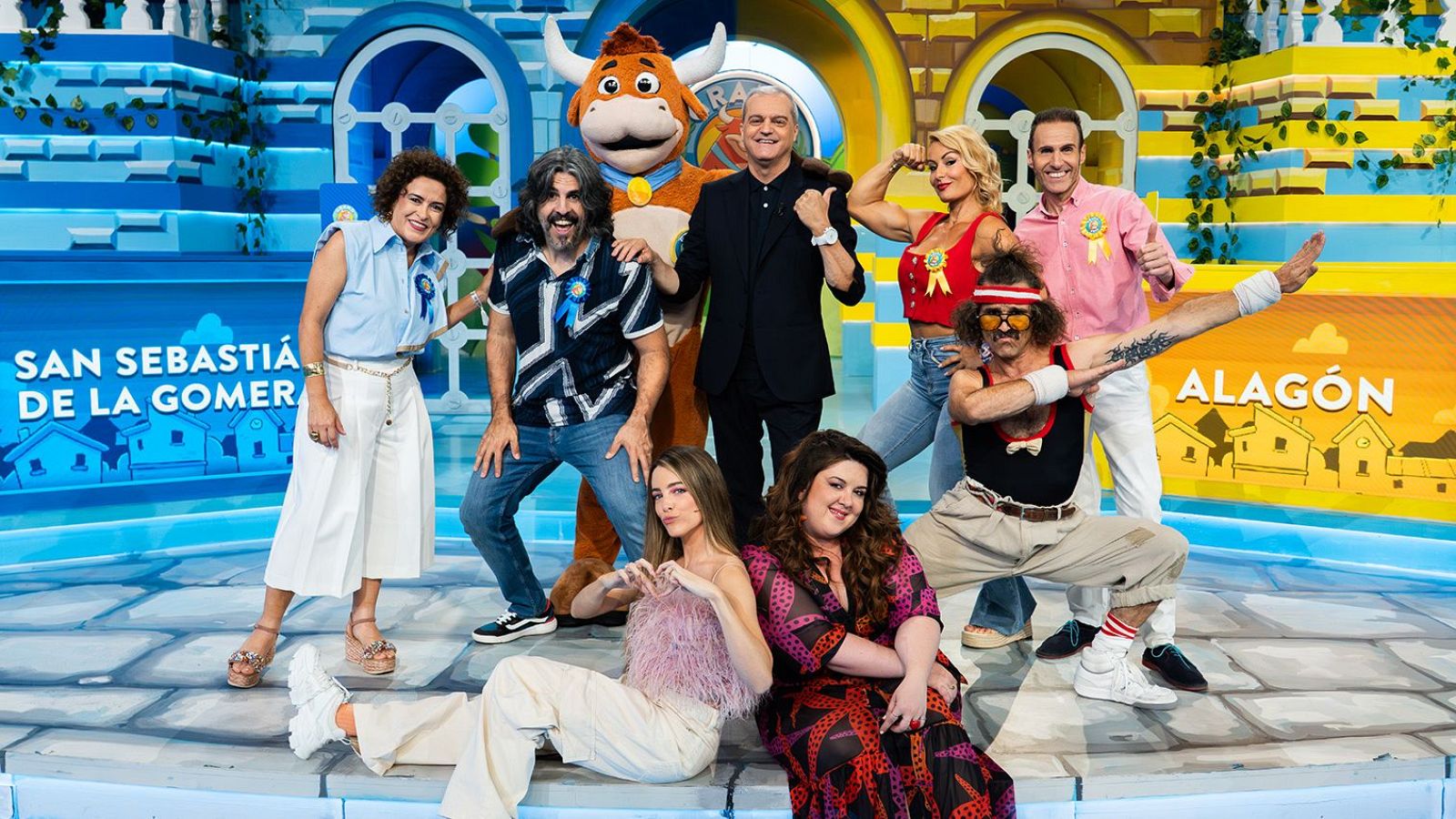 Foto de familia del tercer programa de ‘El Grand Prix del Verano’ 2025, que enfrenta a San Sebastián de La Gomera y Alagón