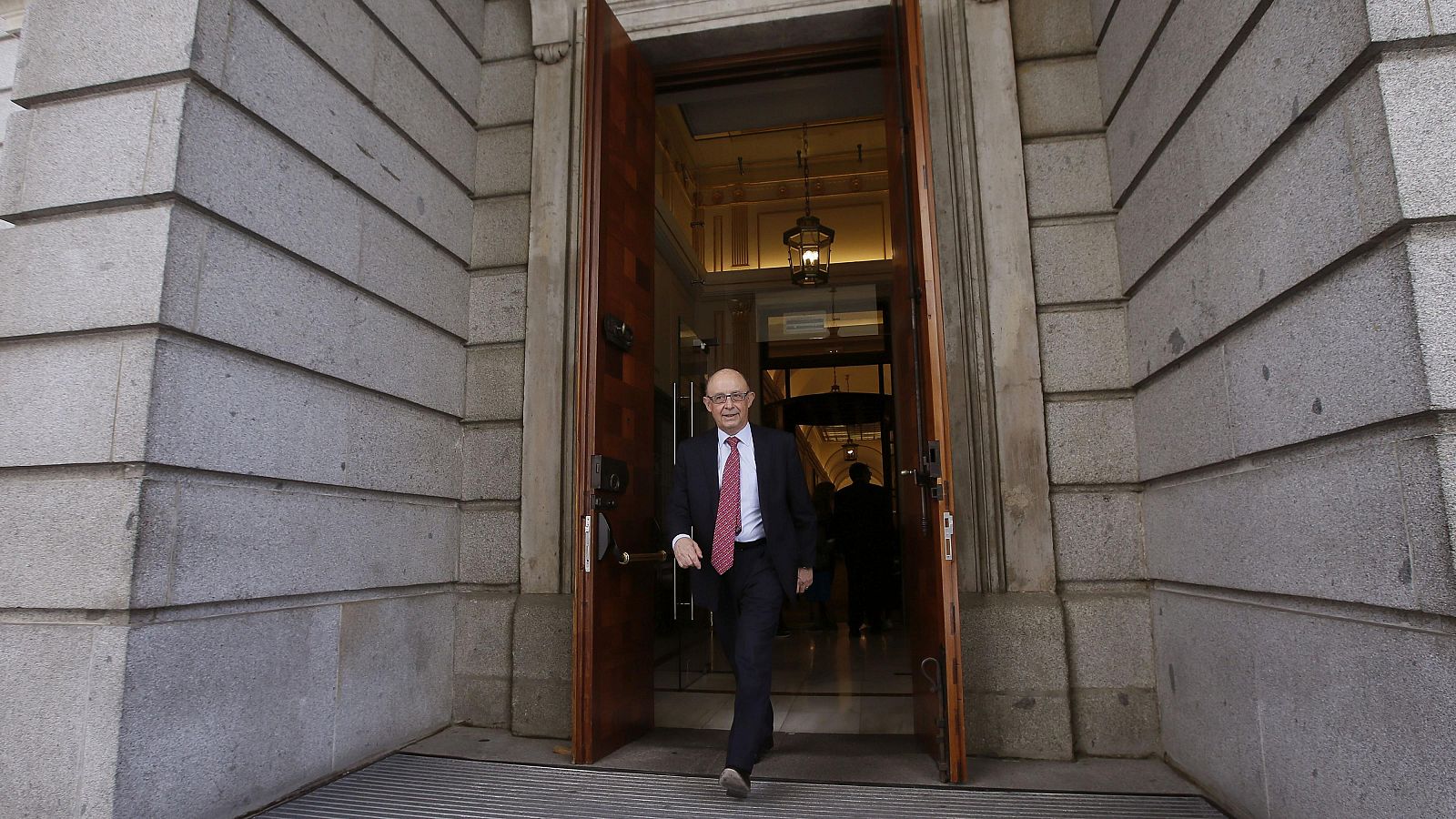 Cristóbal Montoro se da de baja como afiliado del PP