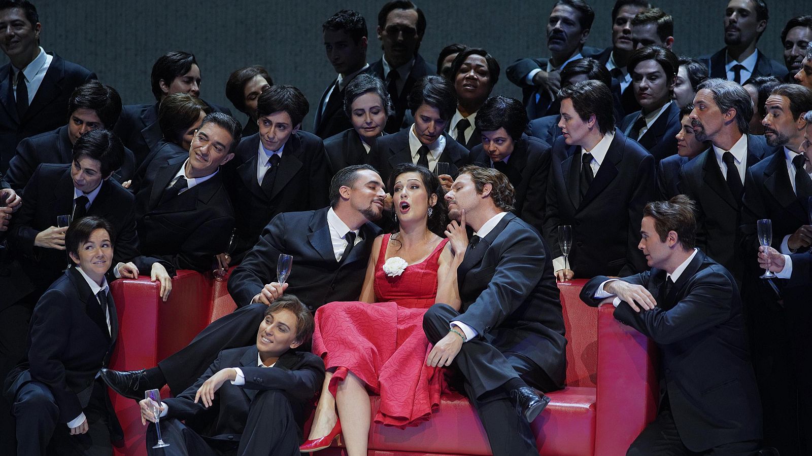 Canta 'La Traviata' en exclusiva: la ópera de Verdi desde el Teatro Real, en directo gratis en RTVE Play