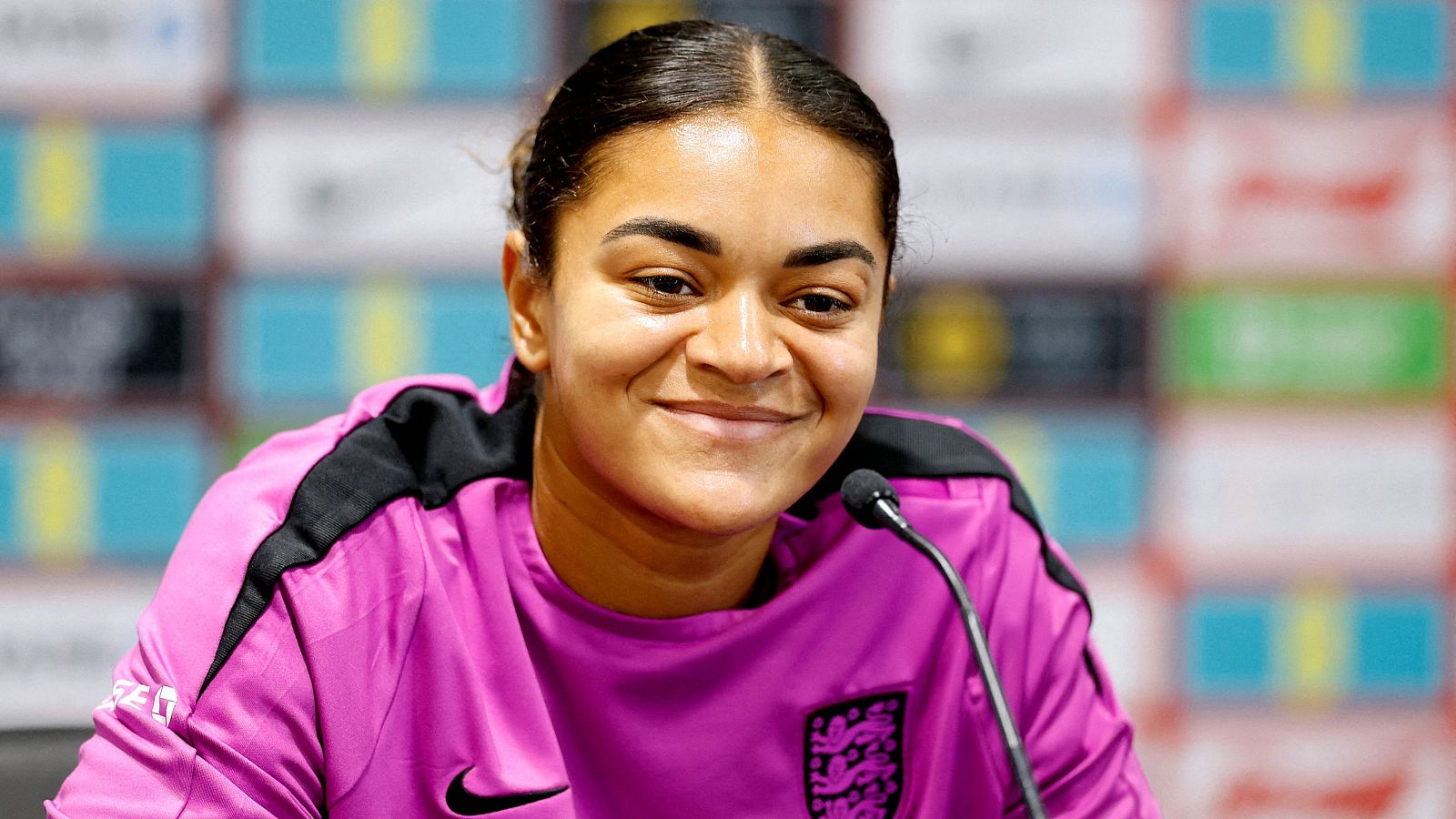 Eurocopa 2025: insultos racistas a Carter, defensa de Inglaterra