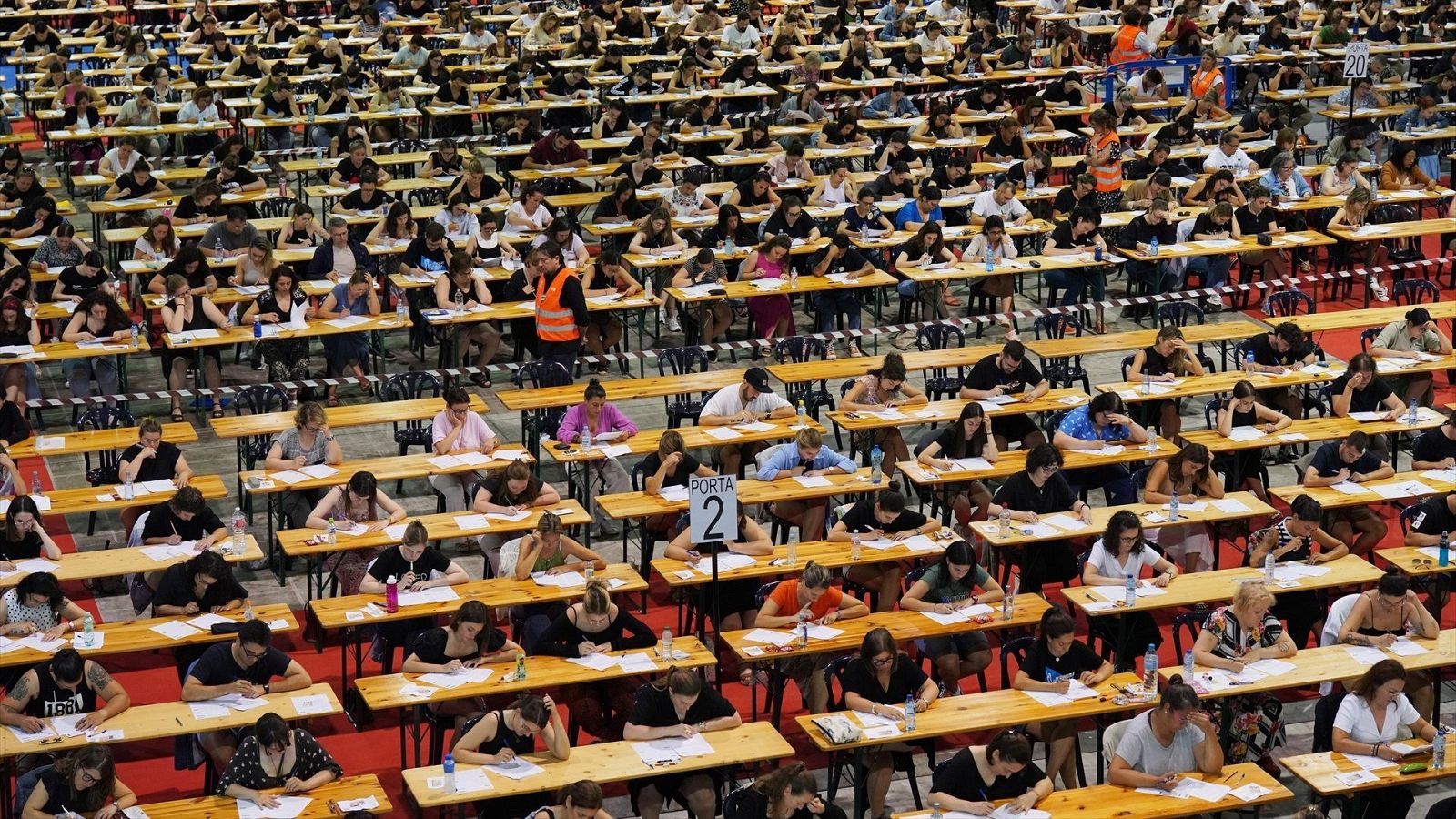 El Gobierno usará la IA para implantar un nuevo modelo de oposiciones y eliminar la cita previa obligatoria