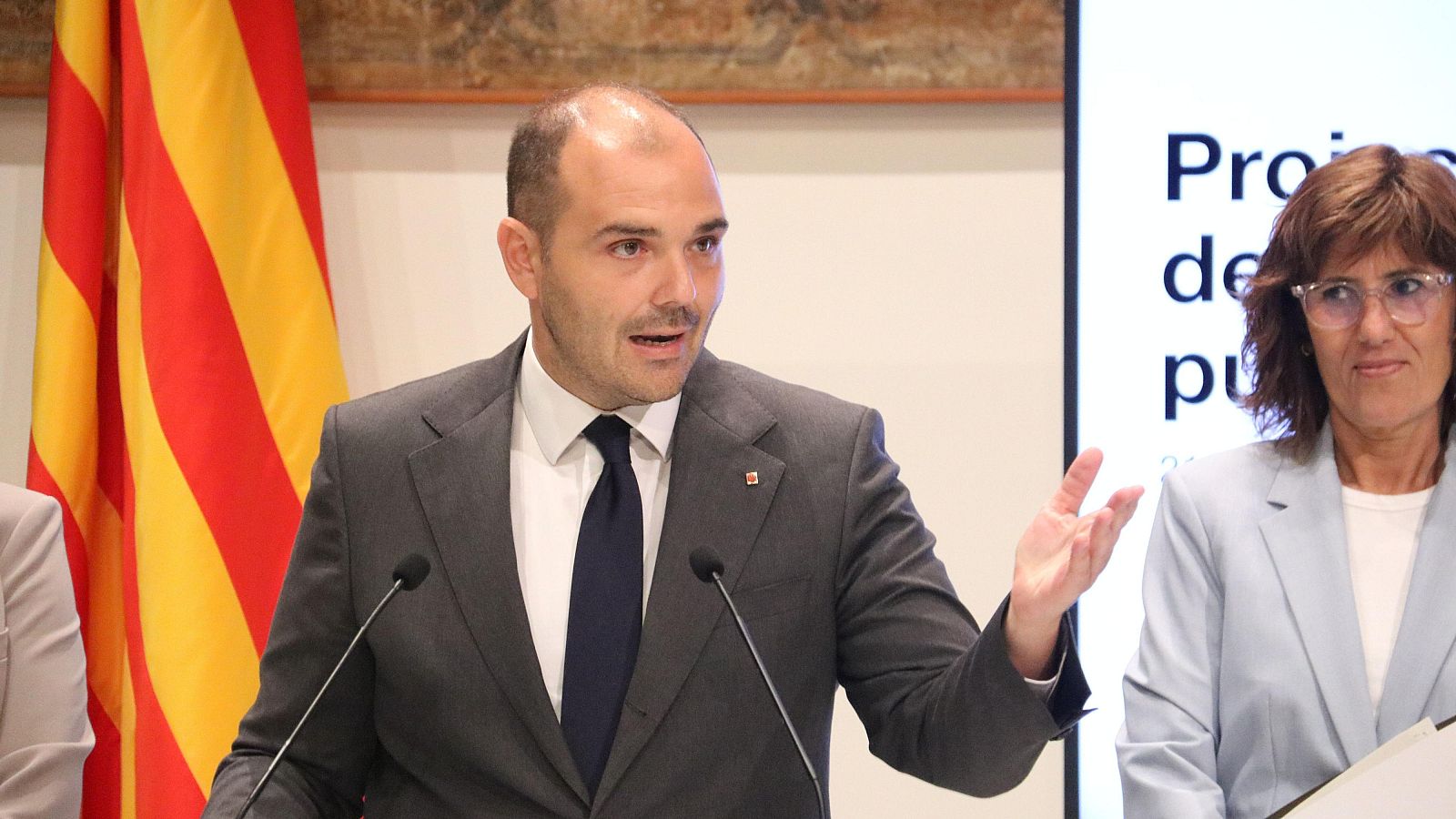 El conseller de Presidència, Albert Dalmau, explica els detalls de la futura llei de direcció pública professional