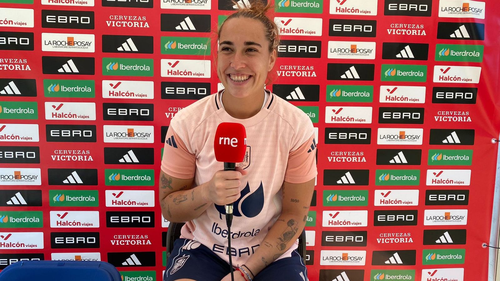 Cata Coll durante la entrevista en Radiogaceta de los Deportes de RNE.