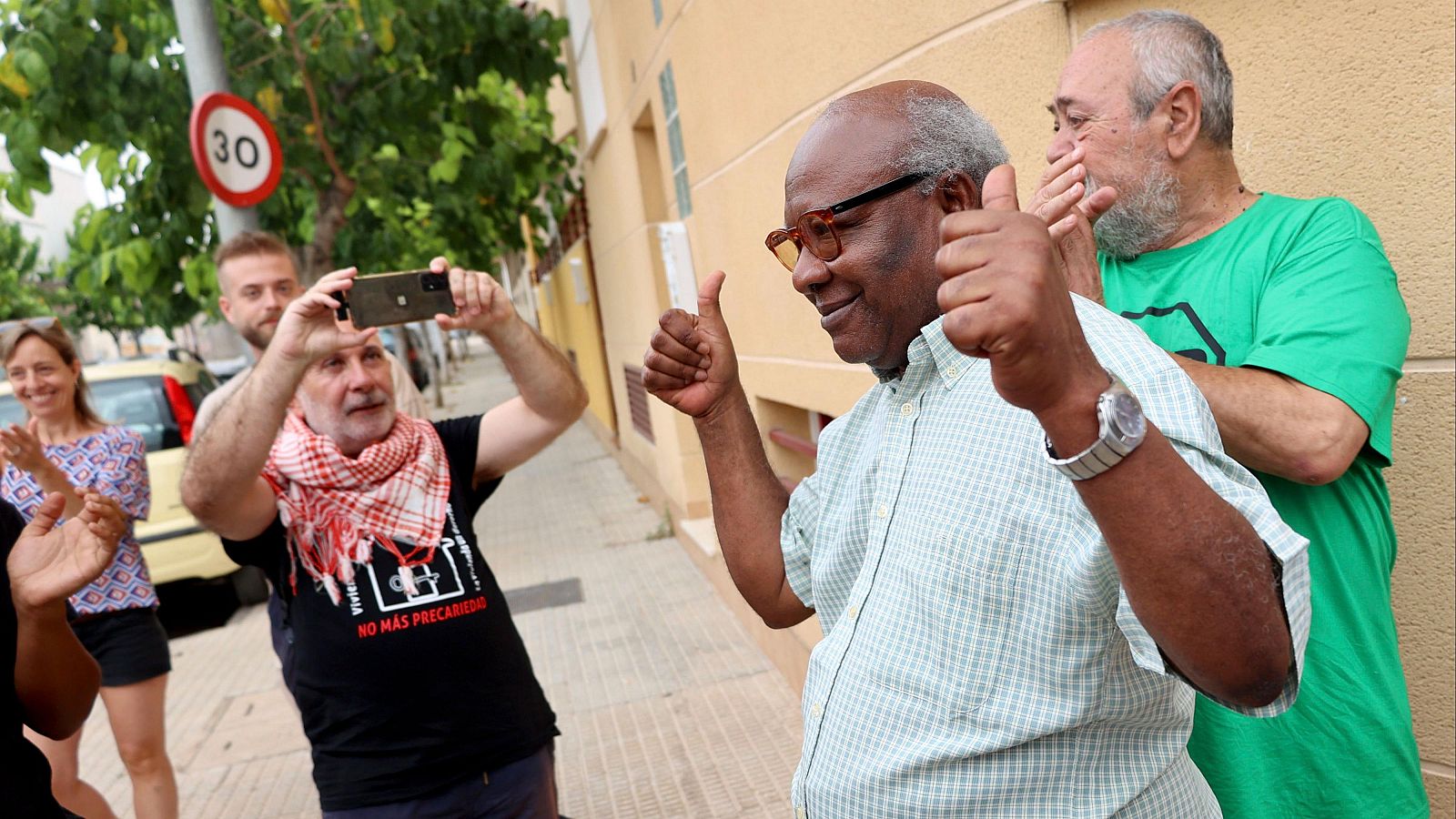 Paralizado de nuevo en Murcia el desahucio del escritor ecuatoguineano Donato Ndongo hasta el día 24 de septiembre.