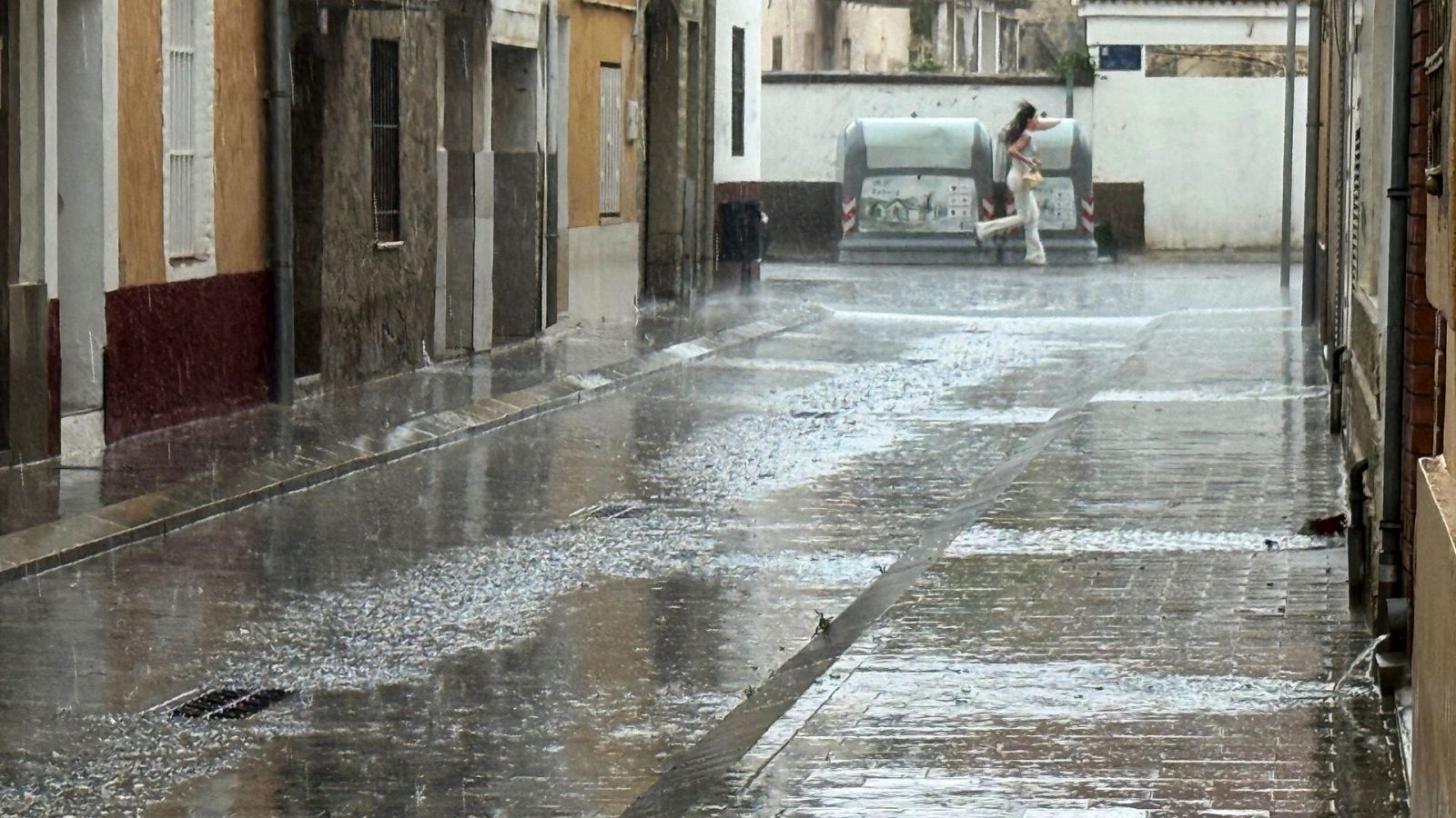 Les pluges intenses afecten els carrers de Mollerussa