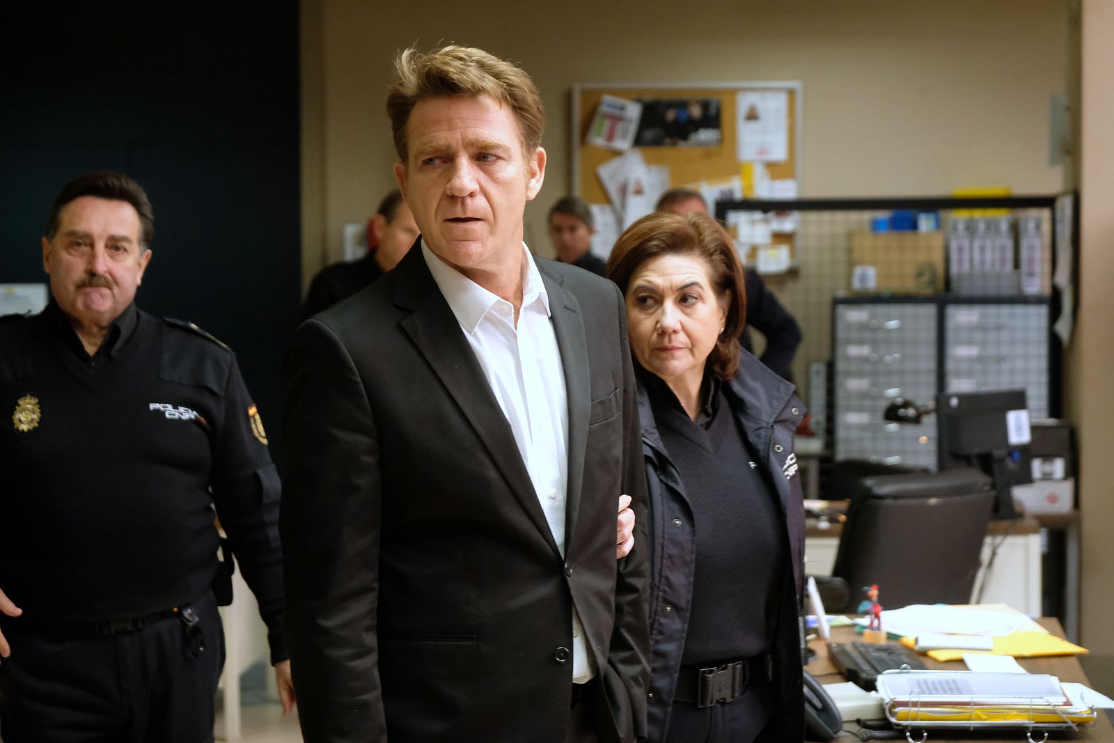 Miralles se lleva a Bremón detenido