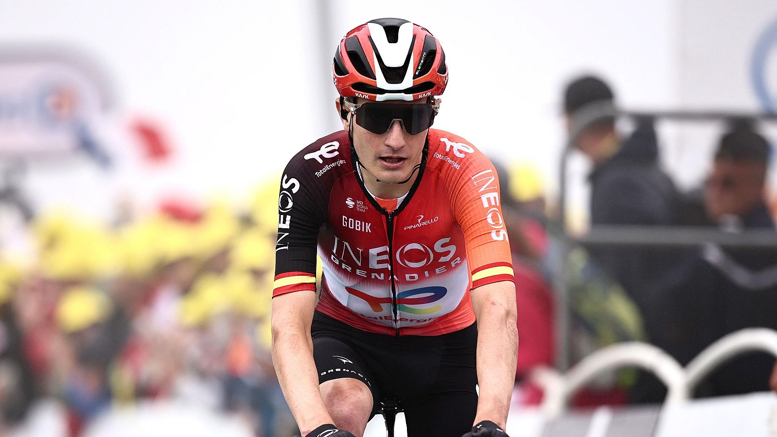 Carlos Rodríguez, ciclista de Ineos, abandona el Tour tras fracturarse la pelvis