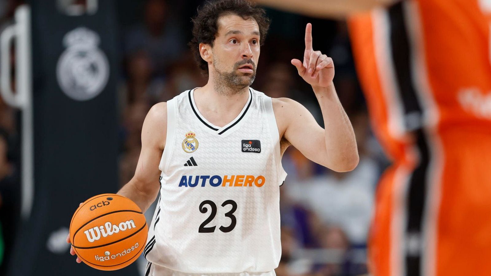Sergio Llull renueva con el Real Madrid una temporada más