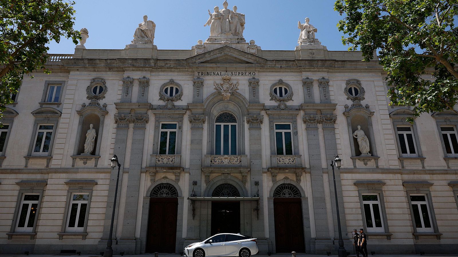 El Supremo reitera al Gobierno que debe hacerse cargo de los menores de Canarias