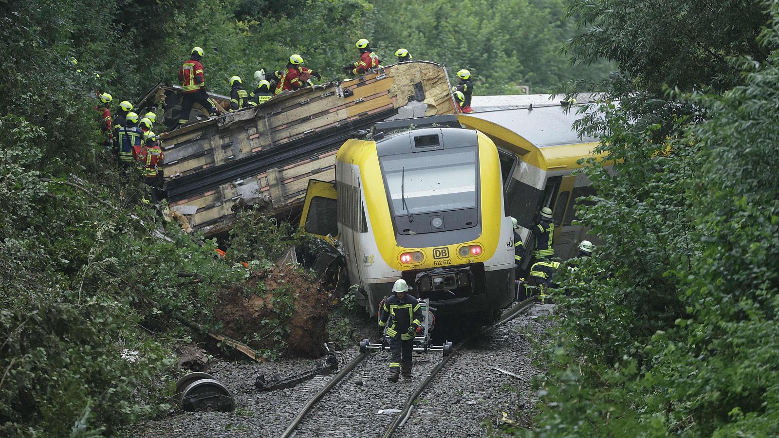 Un accidente de tren deja varios muertos en Alemania tras volcar varios de los vagones