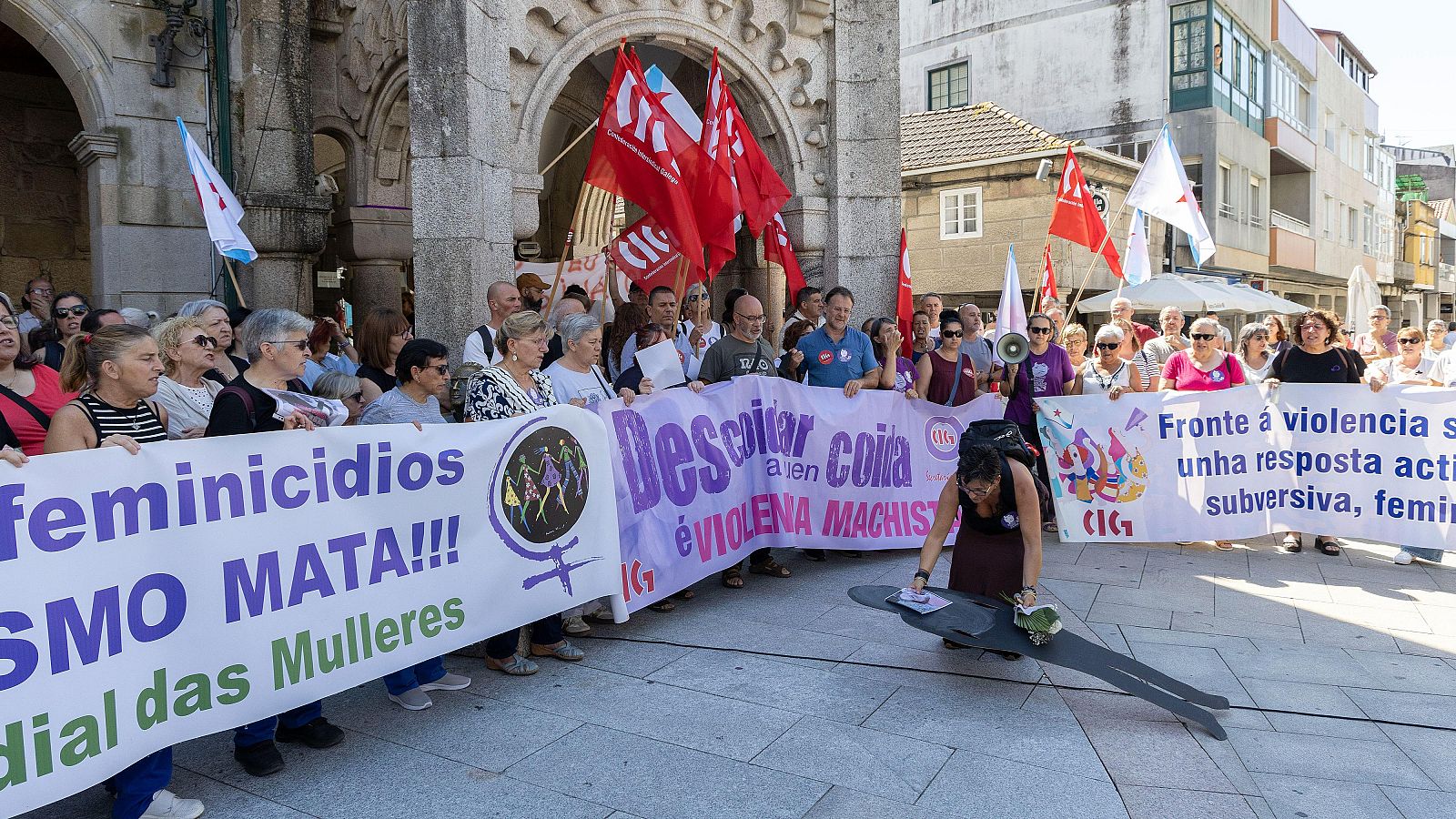 Concentración por el crimen de una trabajadora del servicio de ayuda en el hogar en O Porriño