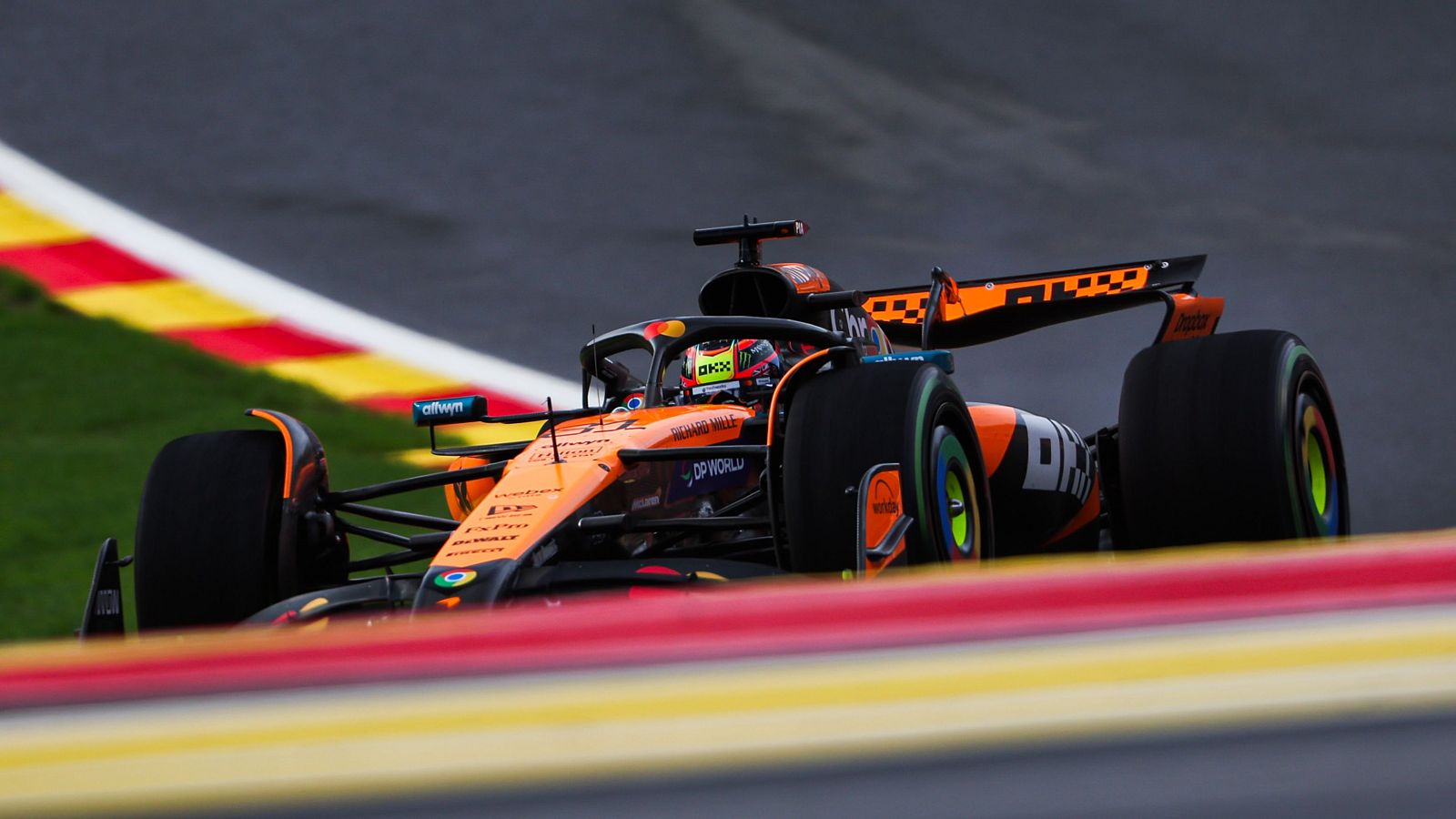 Piastri lidera el Mundial en un Hungaroring decisivo