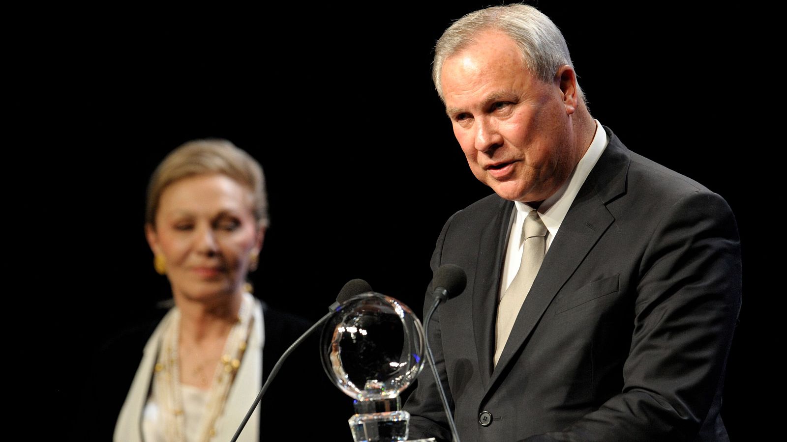 Imagen de archivo de Bob Wilson tras recibir el Premio Steiger en la categoría de Arte el 13 de marzo de 2010