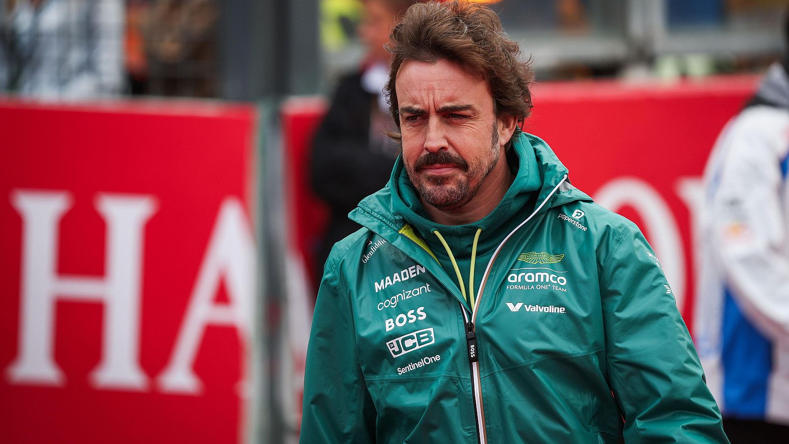 Fernando Alonso sufre una lesión muscular en la espalda