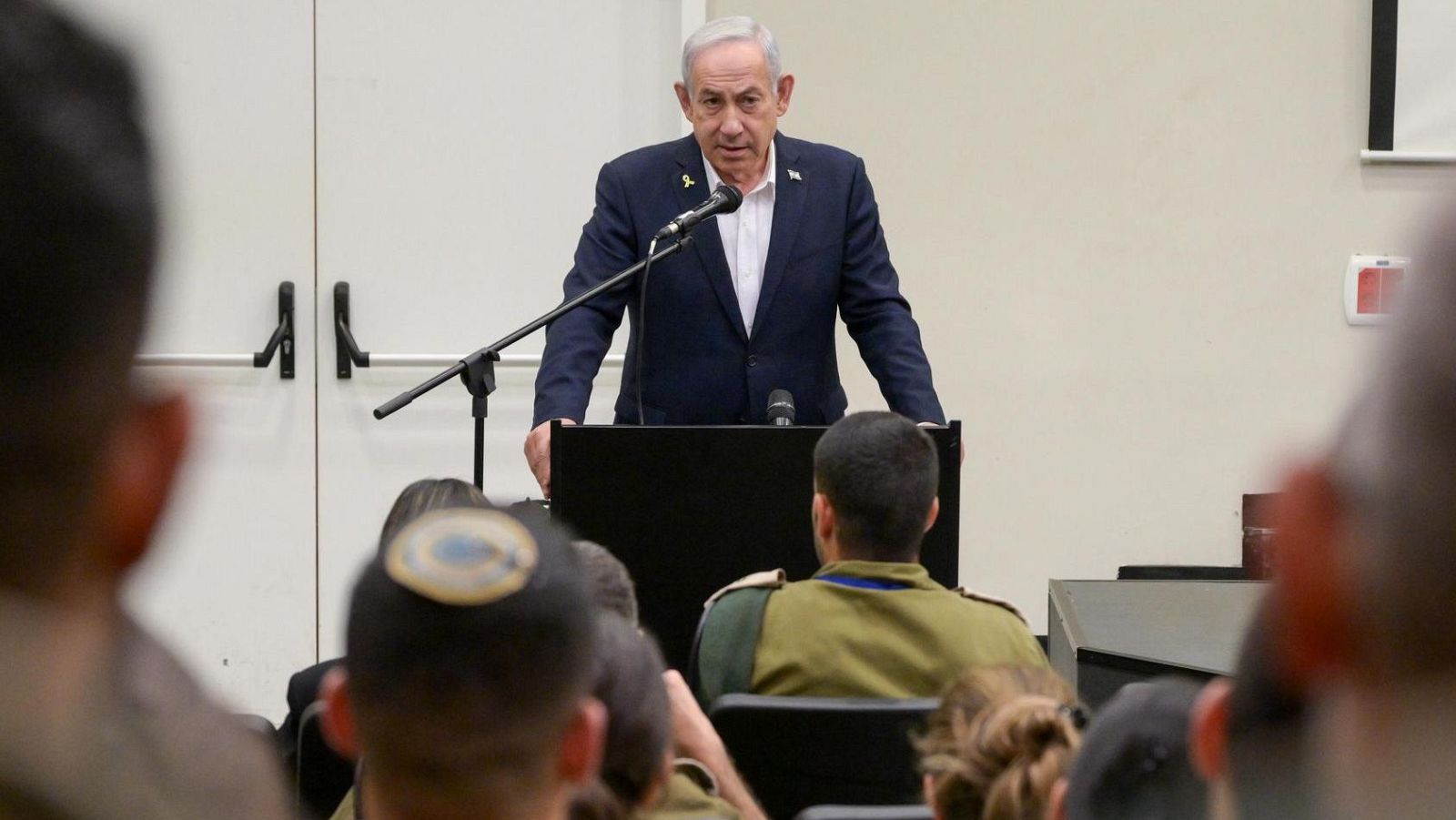 Netanyahu pide a la Cruz Roja que suministre alimentos y atención médica "inmediata" a los rehenes