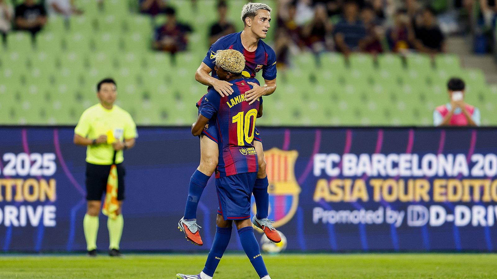 Gavi protagonista con un doblete en la victoria del Barcelona contra el Daegu