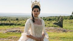 El look de Victoria en la boda: una corona digna de la duquesa de Valle Salvaje