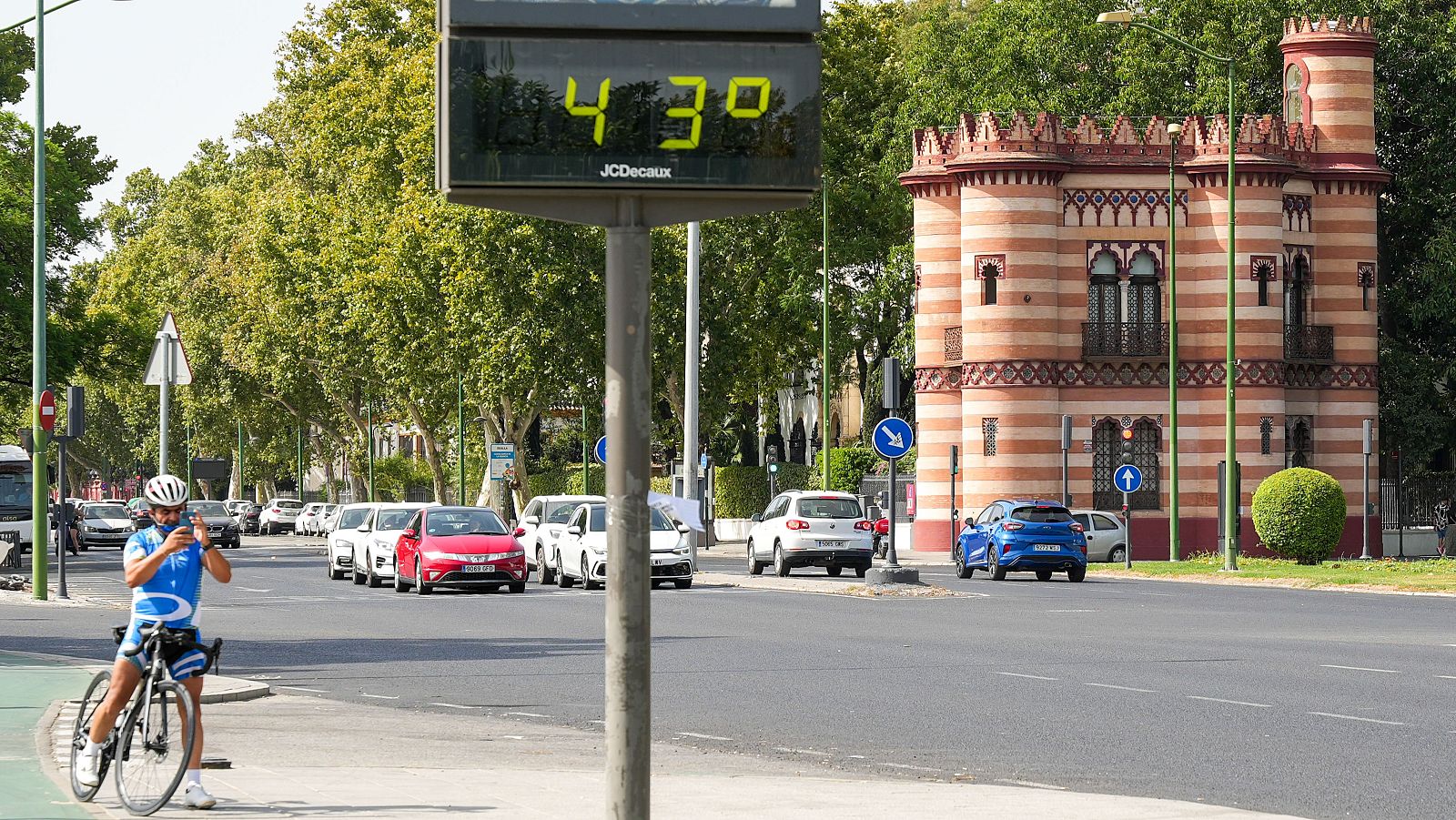 La ciudad de Sevilla experimenta una fuerte ola de calor con máximas que rondan los 40 °C