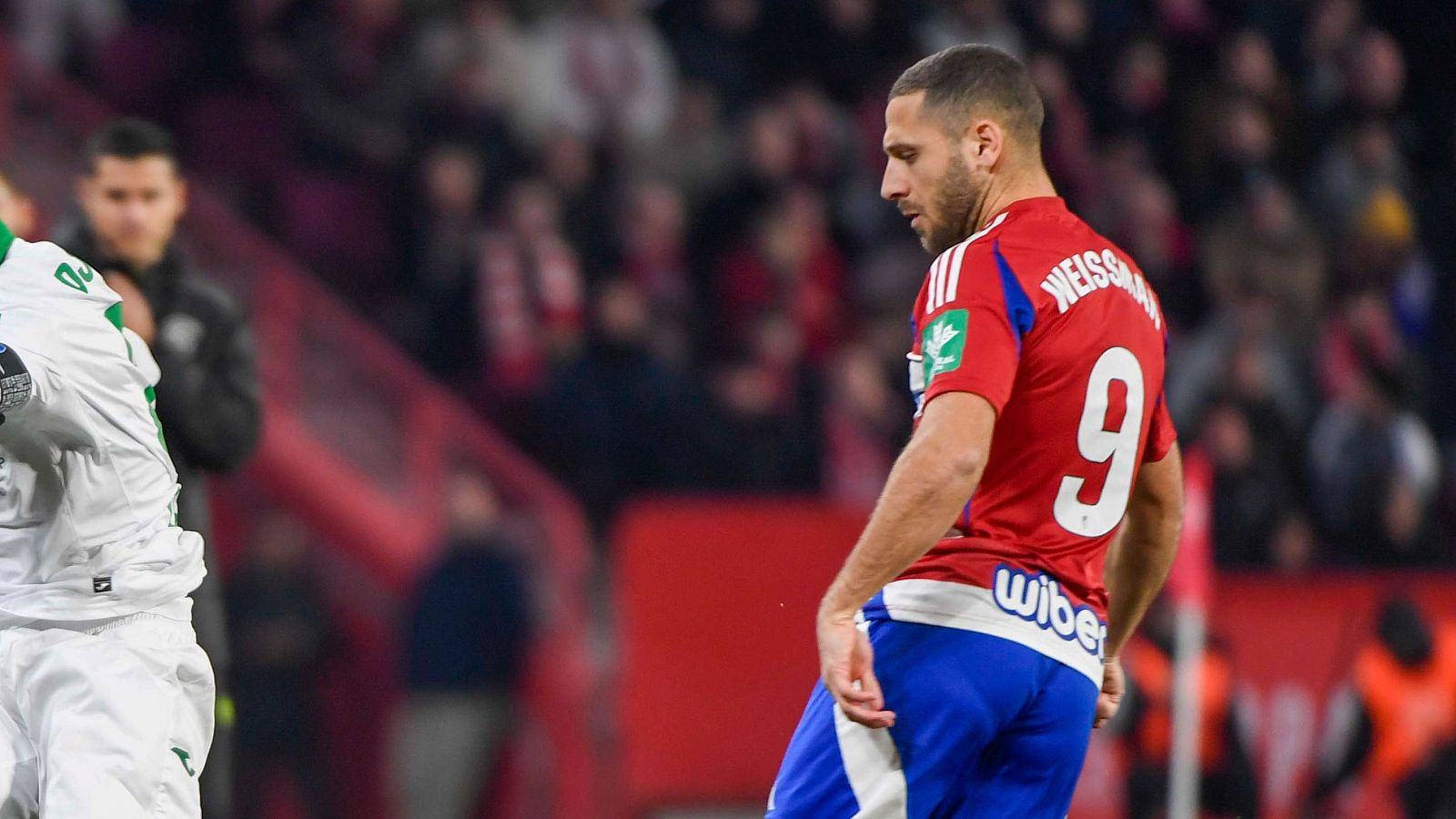 Weissman sigue sin encontrar equipo tras sus polémicos tuits sobre Gaza