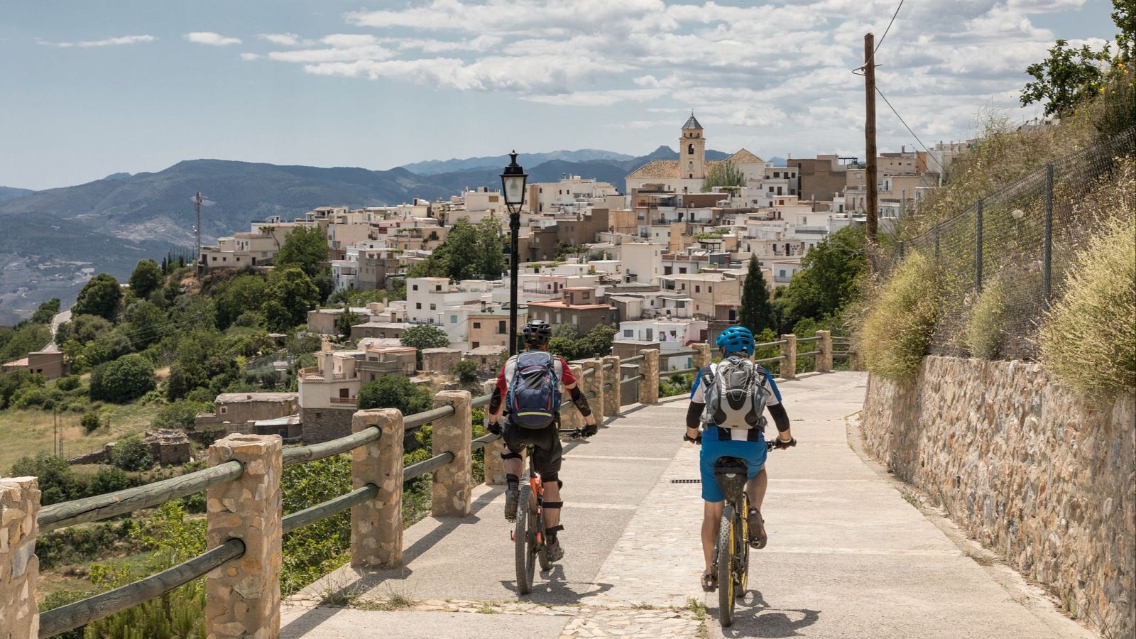 Cicloturismo, una modalidad que crece a golpe de pedal en España